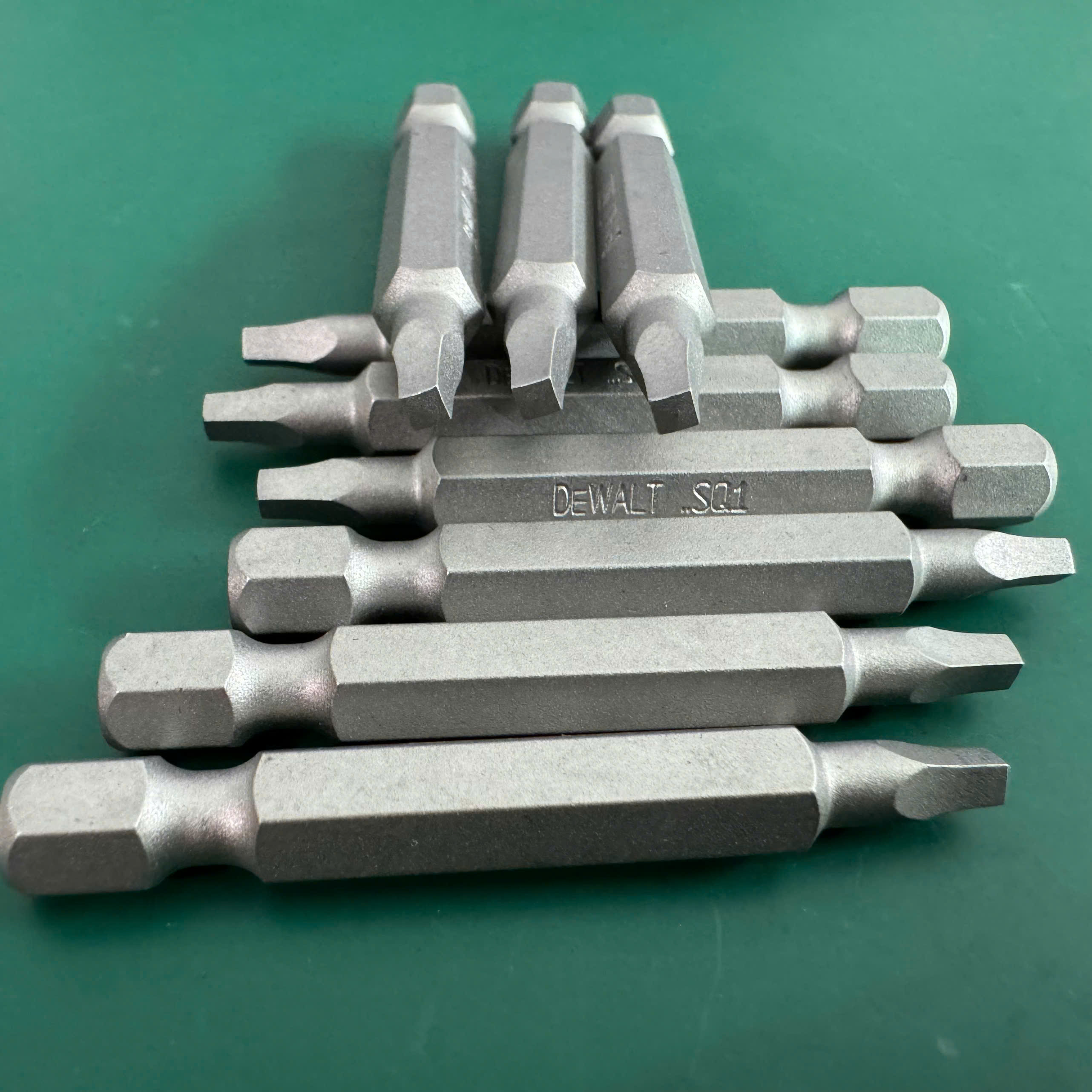 đầu vít vuông.jpg